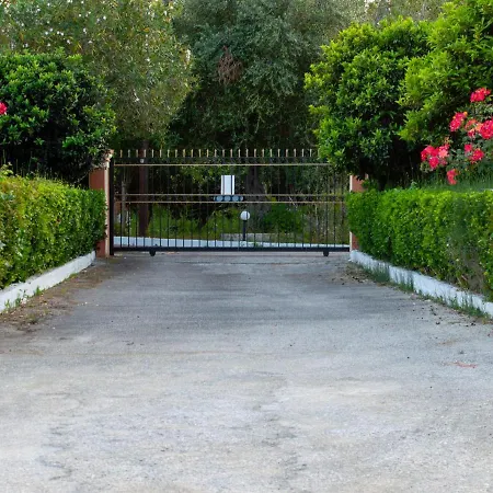 Rose Garden Villa Melíkia Exterior photo