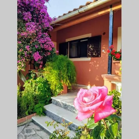 Rose Garden Villa Melíkia Exterior photo